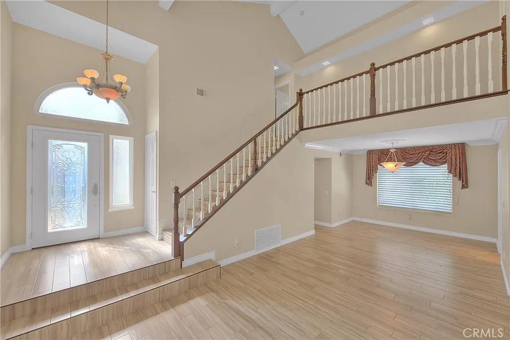 1239 Mallorca, Upland, California 91784 home-pic-8