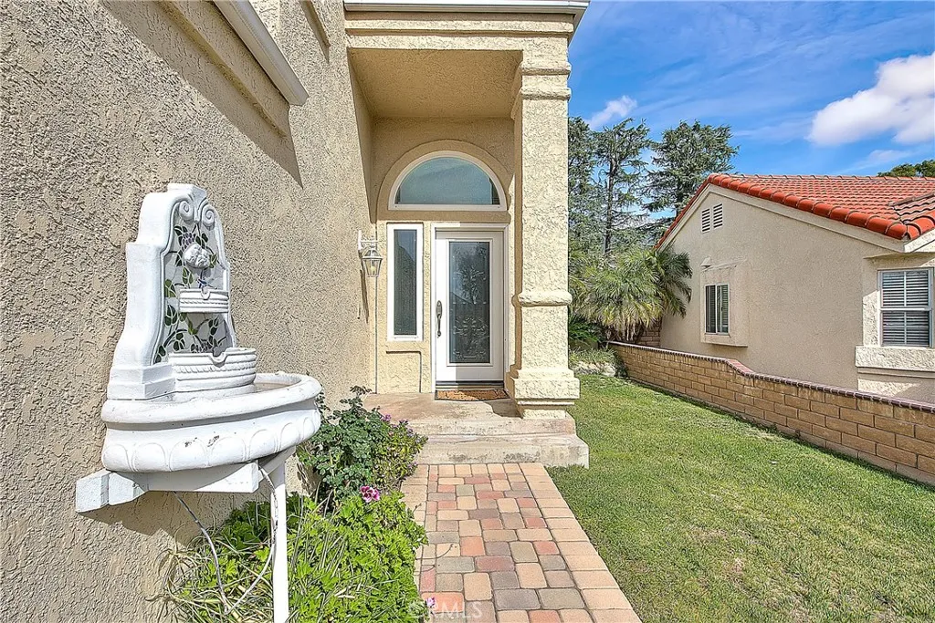 1239 Mallorca, Upland, California 91784 home-pic-6