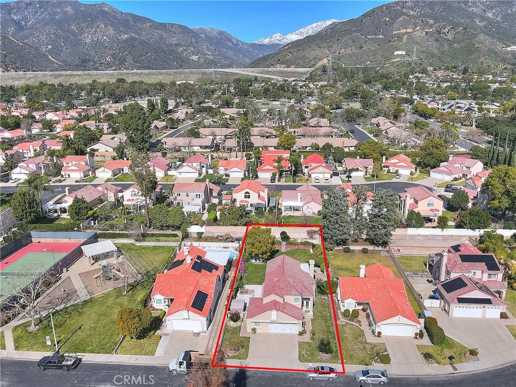 1239 Mallorca, Upland, California 91784 home-pic-5