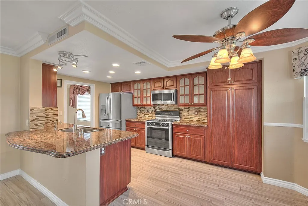 1239 Mallorca, Upland, California 91784 home-pic-2