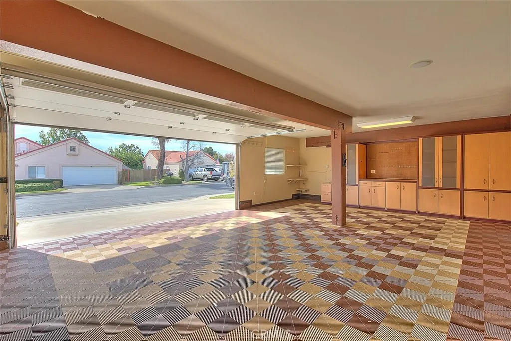 1239 Mallorca, Upland, California 91784 home-pic-32