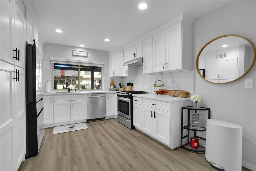 1684 Aspen Village Way, West Covina, California 91791 home-pic-14