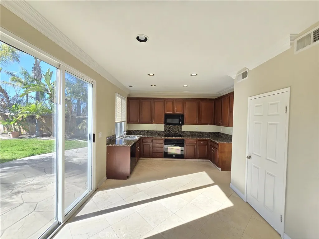 1869 Petaluma, Chula Vista, California 91913 home-pic-2