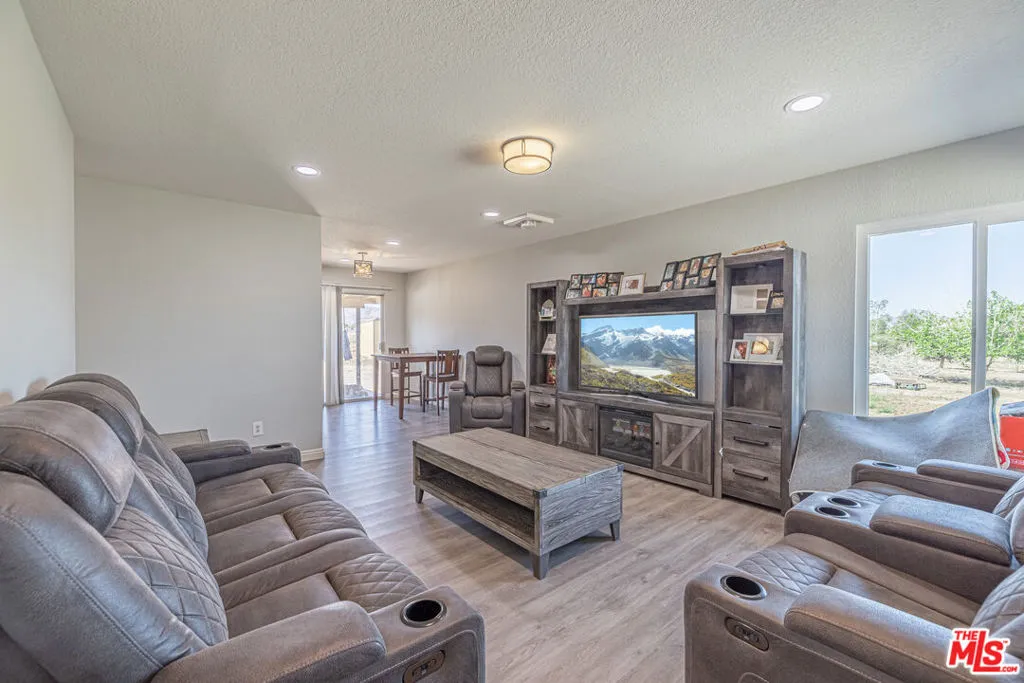 8344 E Avenue S12, Littlerock, California 93543 home-pic-3