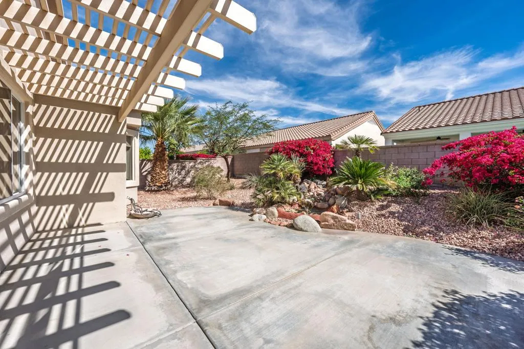 37410 Medjool Avenue, Palm Desert, California 92211 home-pic-3