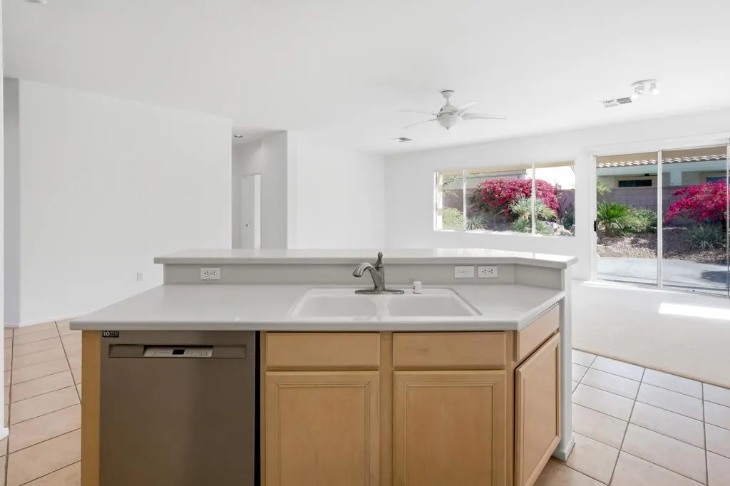 37410 Medjool Avenue, Palm Desert, California 92211 home-pic-18