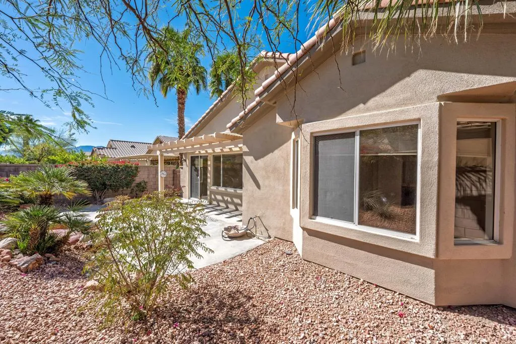 37410 Medjool Avenue, Palm Desert, California 92211 home-pic-5