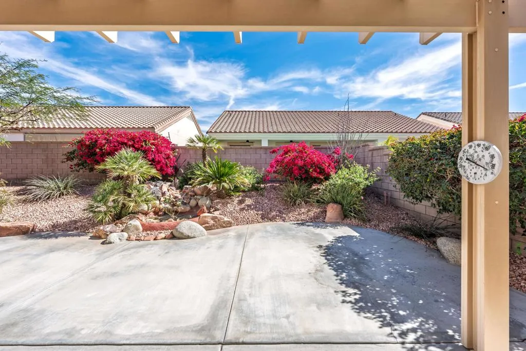 37410 Medjool Avenue, Palm Desert, California 92211 home-pic-34