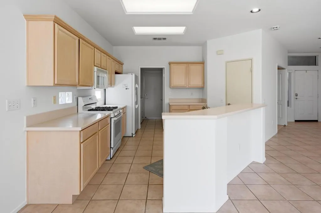 37410 Medjool Avenue, Palm Desert, California 92211 home-pic-17