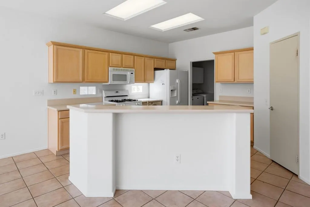 37410 Medjool Avenue, Palm Desert, California 92211 home-pic-16