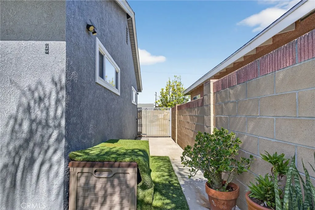 1758 W Siva, Anaheim, California 92804 home-pic-23