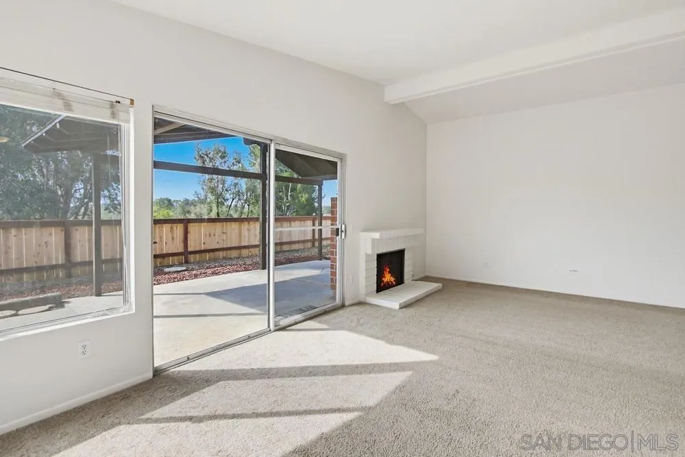 321 Skyridge Ln, Escondido, California 92026 home-pic-7