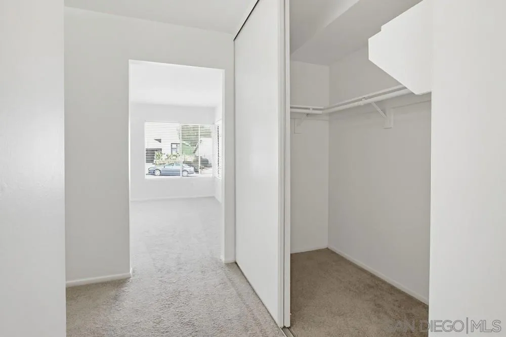 321 Skyridge Ln, Escondido, California 92026 home-pic-17