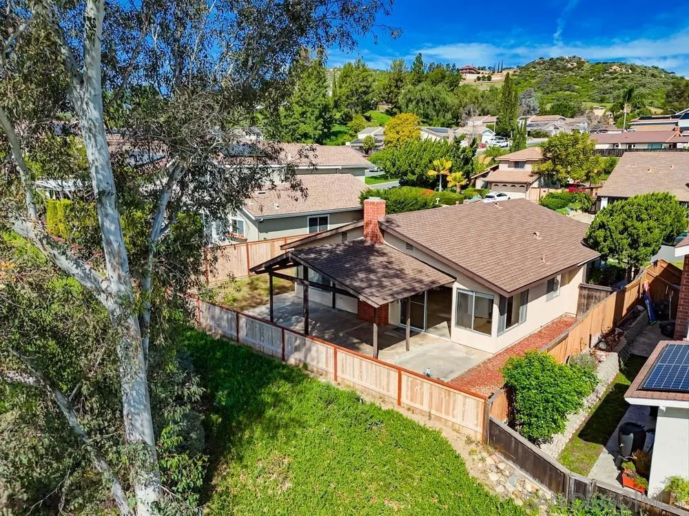 321 Skyridge Ln, Escondido, California 92026 home-pic-2