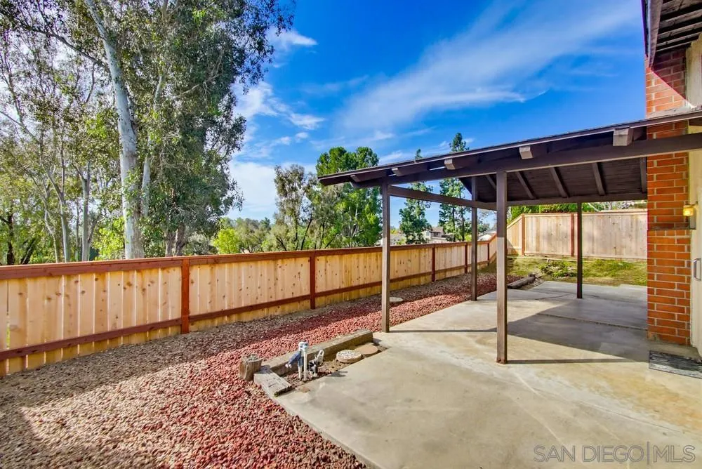 321 Skyridge Ln, Escondido, California 92026 home-pic-19