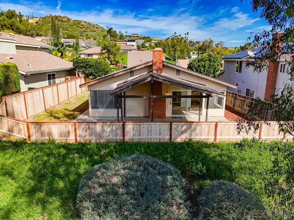 321 Skyridge Ln, Escondido, California 92026 home-pic-25