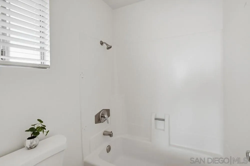 321 Skyridge Ln, Escondido, California 92026 home-pic-13