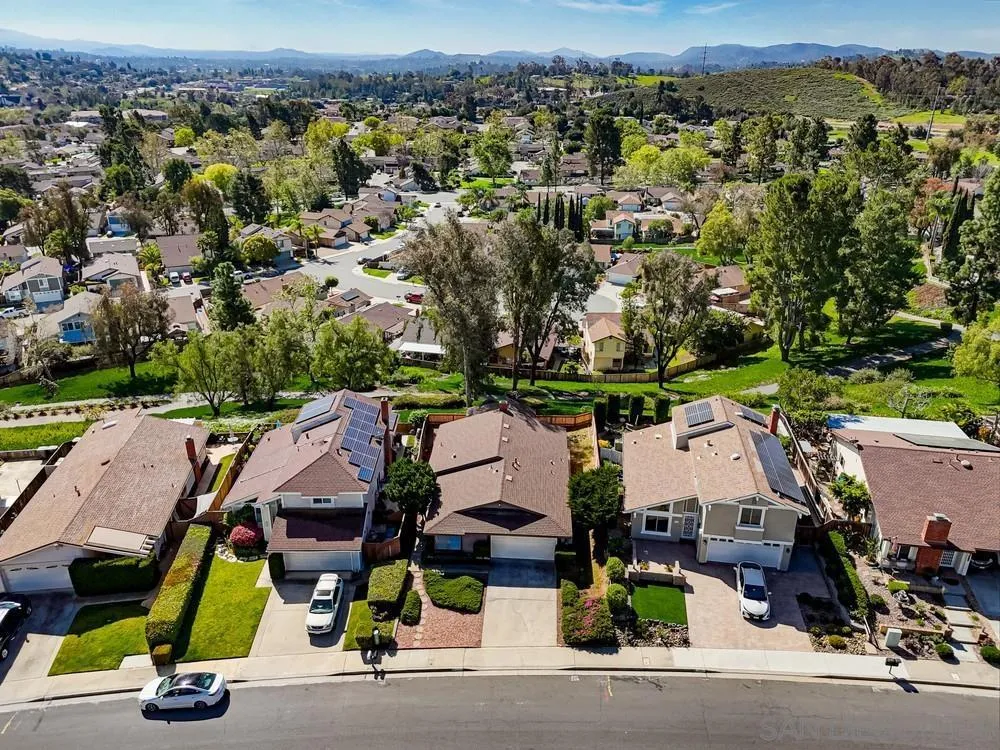 321 Skyridge Ln, Escondido, California 92026 home-pic-27