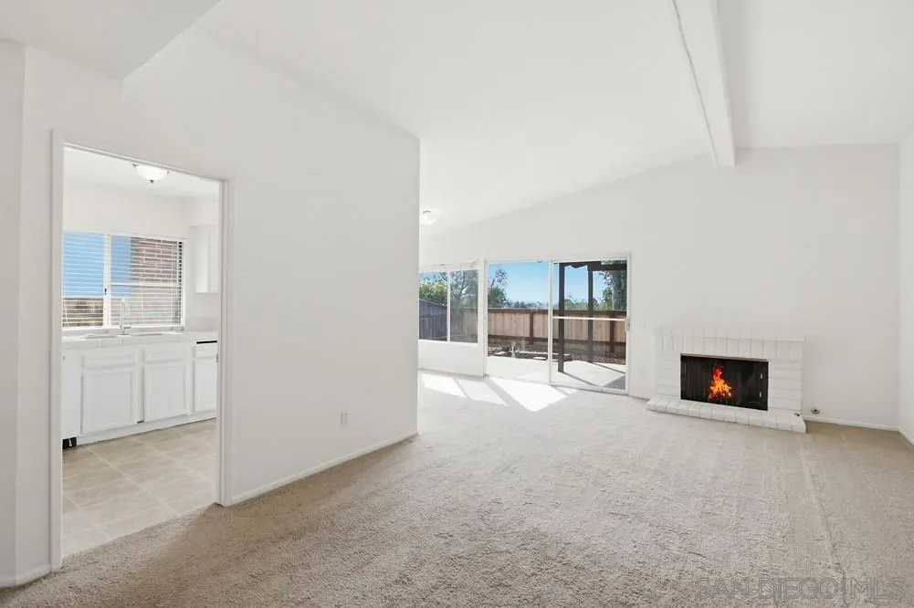 321 Skyridge Ln, Escondido, California 92026 home-pic-4