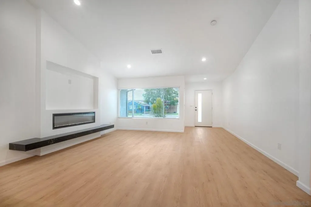 3427 Argyle St, San Diego, California 92111 home-pic-19