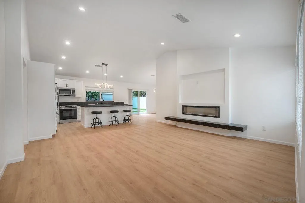3427 Argyle St, San Diego, California 92111 home-pic-17