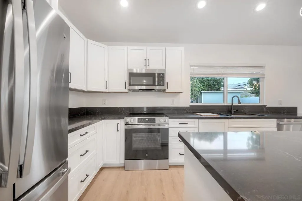 3427 Argyle St, San Diego, California 92111 home-pic-11