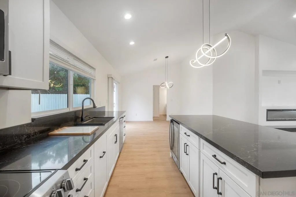 3427 Argyle St, San Diego, California 92111 home-pic-12
