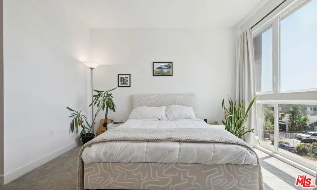 1156 N Orange Drive, Hollywood, California 90038 home-pic-14