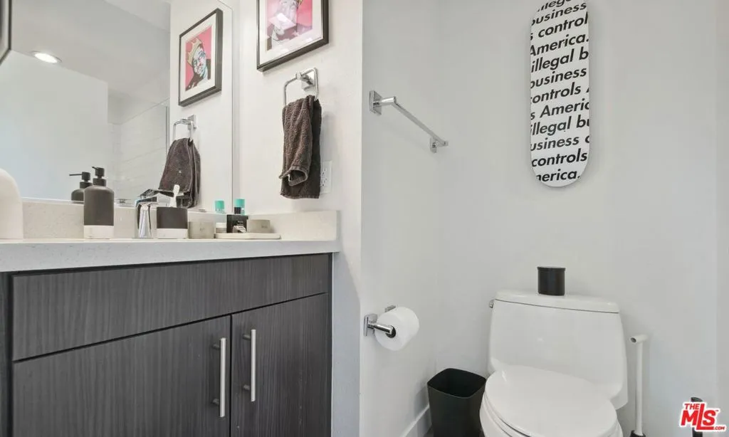 1156 N Orange Drive, Hollywood, California 90038 home-pic-20