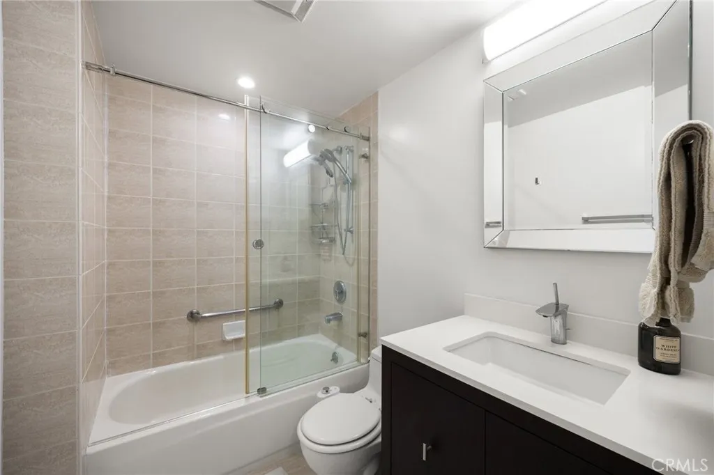 2960 Neilson Way 301, Santa Monica, California 90405 home-pic-25