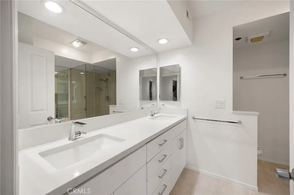 2960 Neilson Way 301, Santa Monica, California 90405 home-pic-18