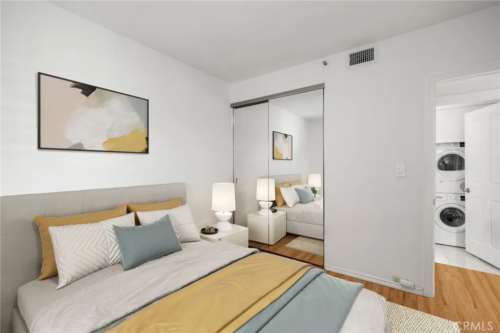 2960 Neilson Way 301, Santa Monica, California 90405 home-pic-20