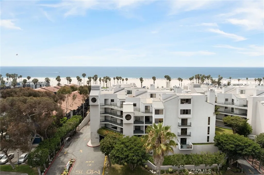 2960 Neilson Way 301, Santa Monica, California 90405 home-pic-3