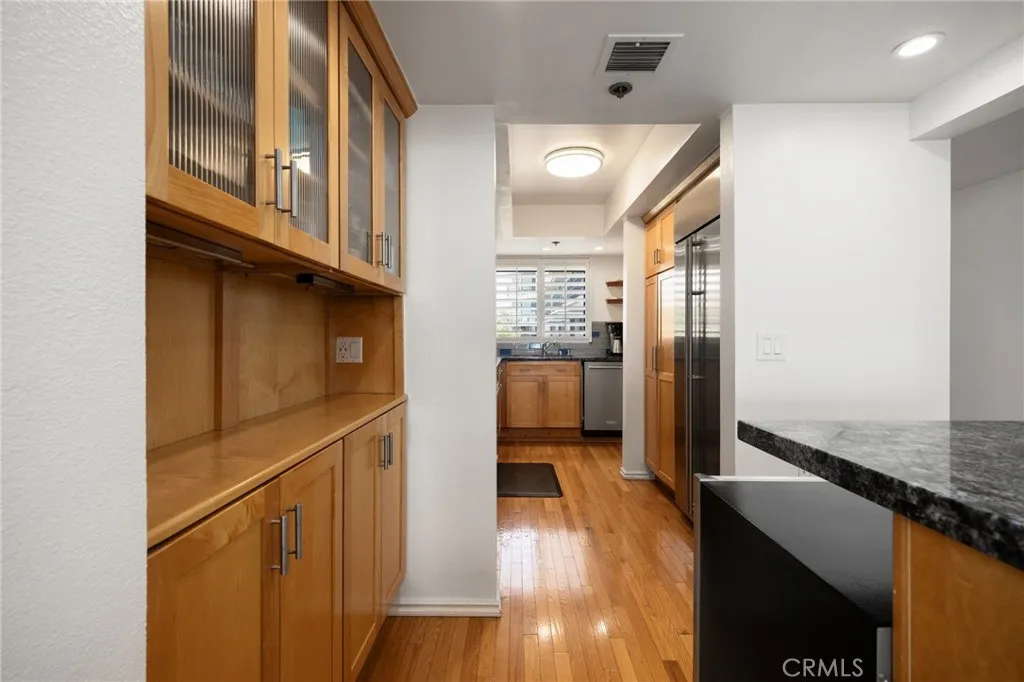 2960 Neilson Way 301, Santa Monica, California 90405 home-pic-8