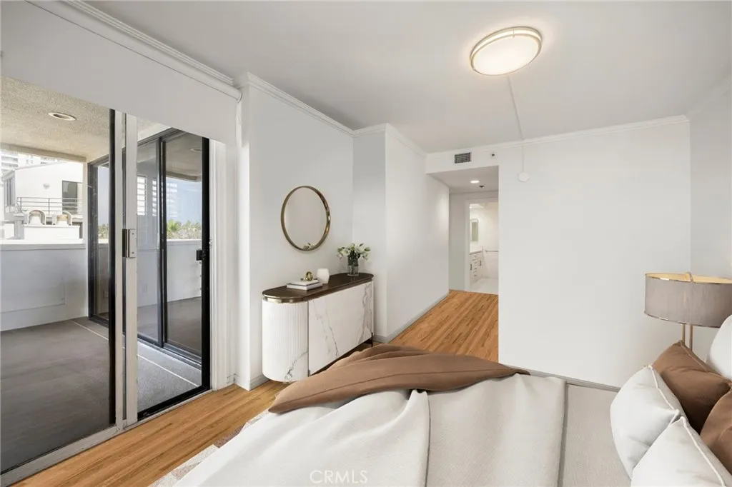 2960 Neilson Way 301, Santa Monica, California 90405 home-pic-15