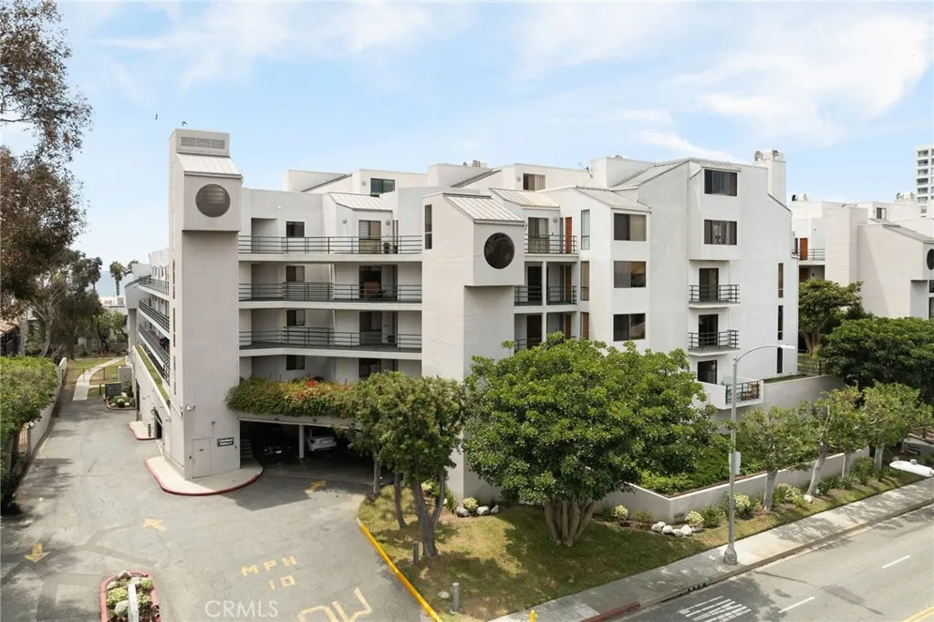 2960 Neilson Way 301, Santa Monica, California 90405 home-pic-41