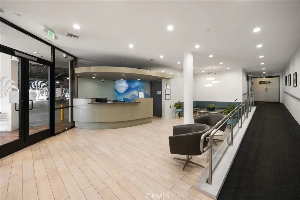 2960 Neilson Way 301, Santa Monica, California 90405 home-pic-28