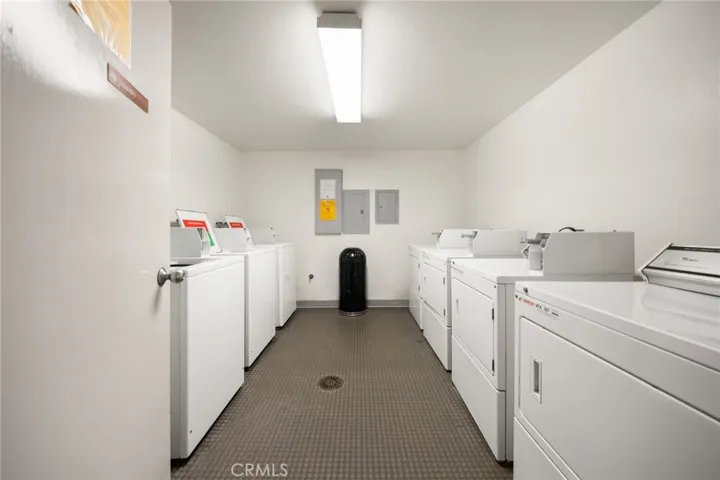 Community Laundry (Unit has in unit Laundry)