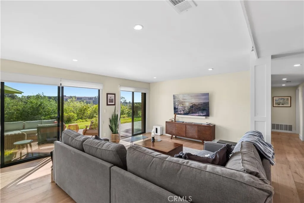 659 Vista Bonita, Newport Beach, California 92660 home-pic-20