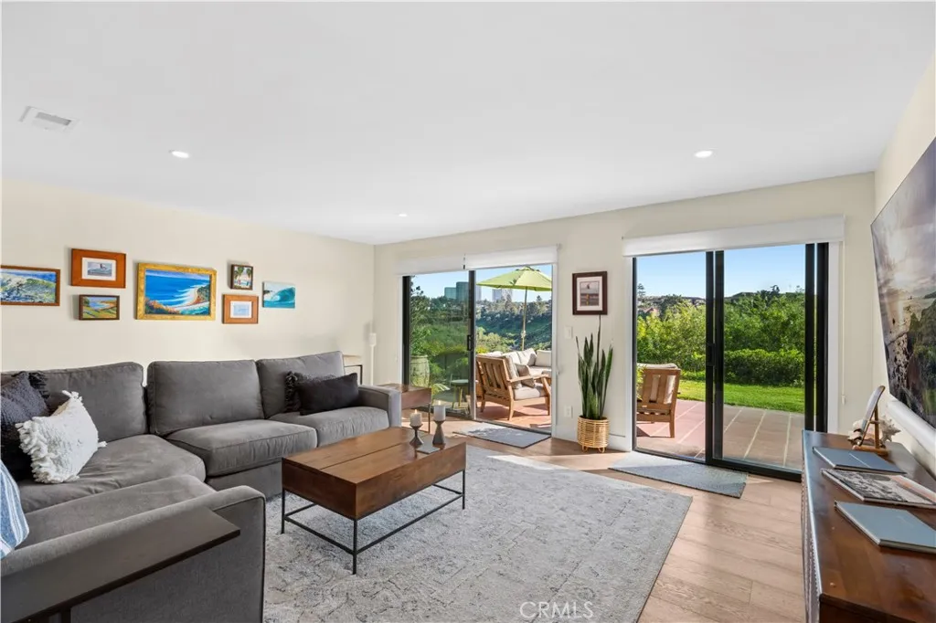 659 Vista Bonita, Newport Beach, California 92660 home-pic-19