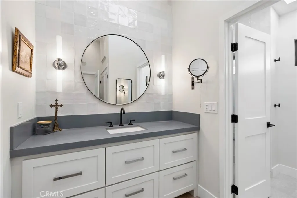 659 Vista Bonita, Newport Beach, California 92660 home-pic-16