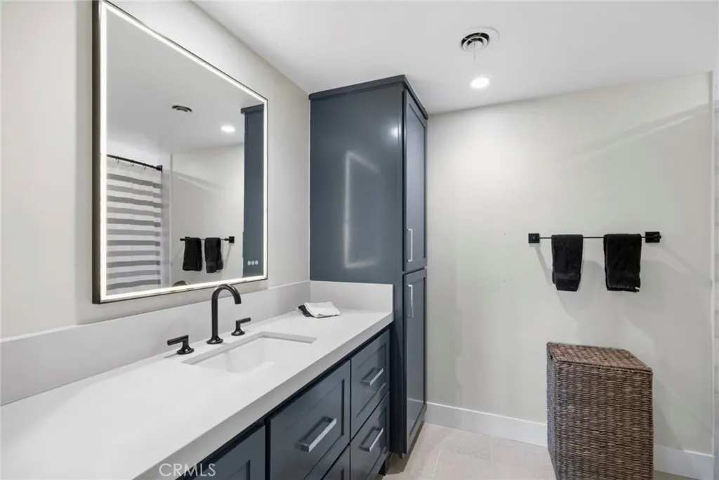 659 Vista Bonita, Newport Beach, California 92660 home-pic-23