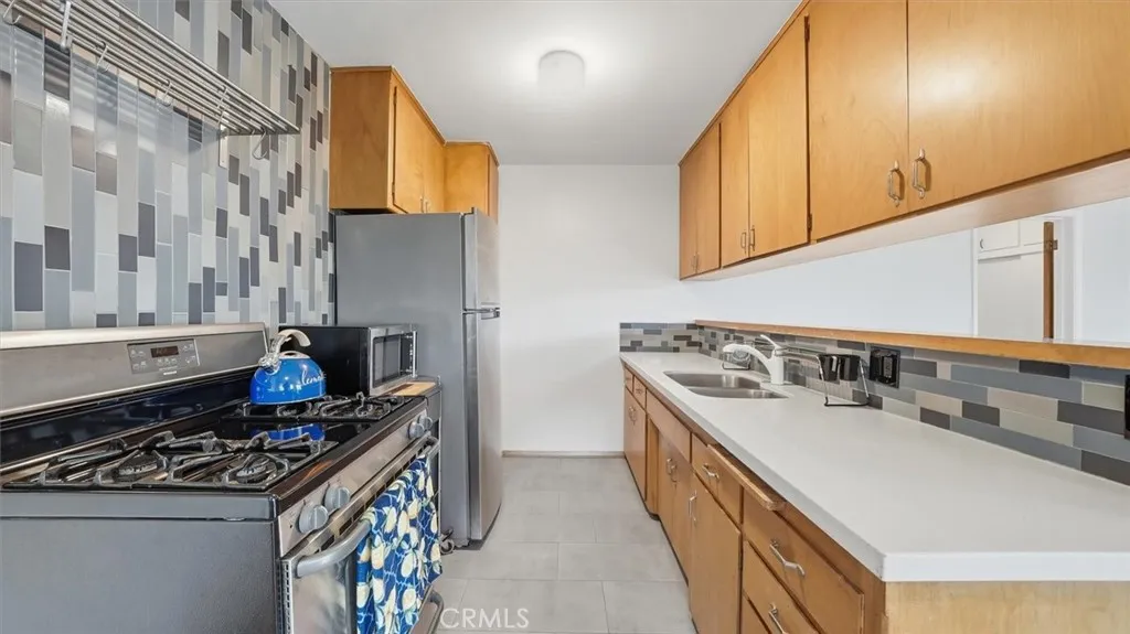 1020 E 2nd Street 10, Long Beach, California 90802 home-pic-11