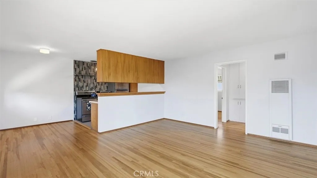 1020 E 2nd Street 10, Long Beach, California 90802 home-pic-2