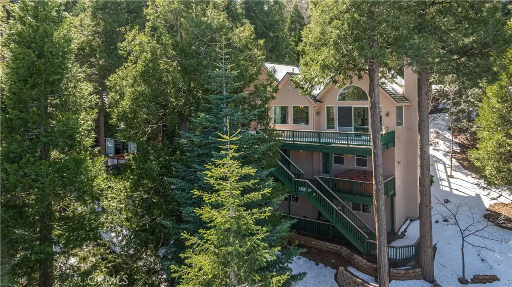 277 Grizzly Road, Lake Arrowhead, California 92352 home-pic-33