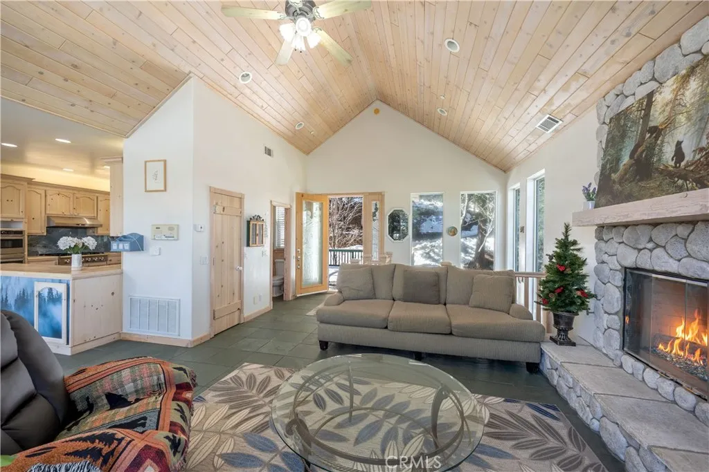 277 Grizzly Road, Lake Arrowhead, California 92352 home-pic-4