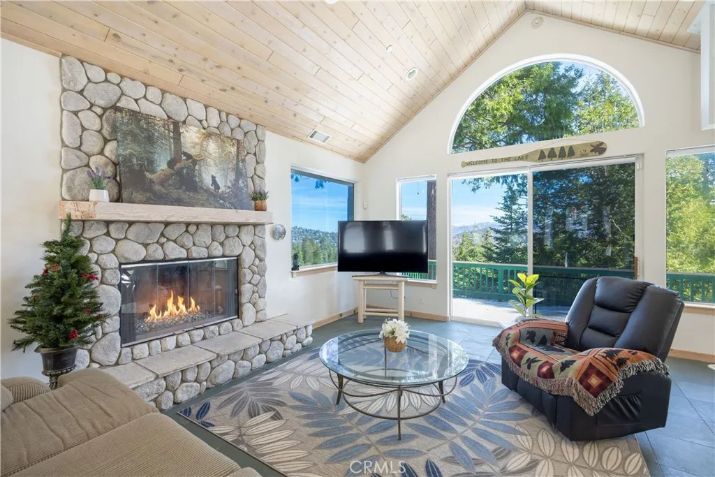 277 Grizzly Road, Lake Arrowhead, California 92352 home-pic-3