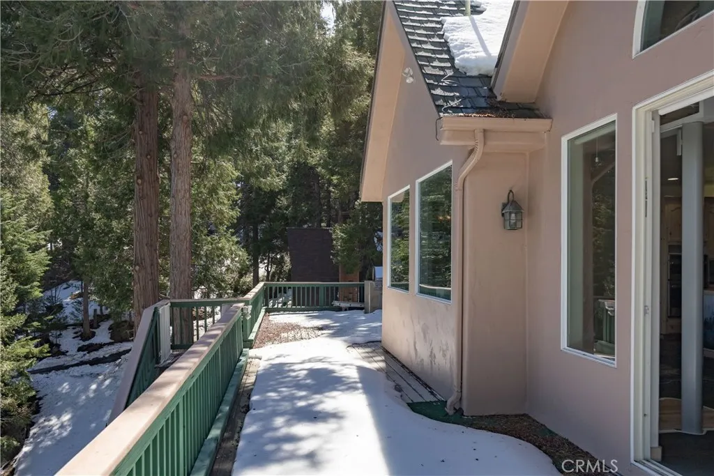 277 Grizzly Road, Lake Arrowhead, California 92352 home-pic-13