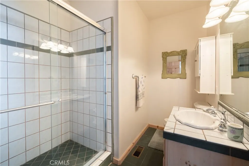 277 Grizzly Road, Lake Arrowhead, California 92352 home-pic-30