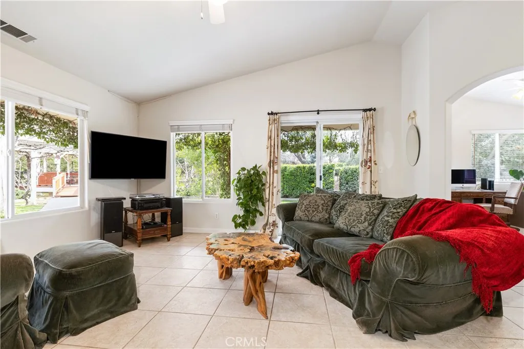 1235 Shane Lane, Templeton, California 93465 home-pic-11